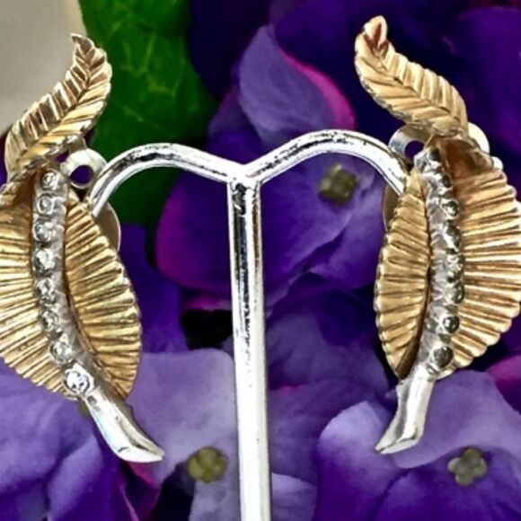 JOMEZ LEAF SHAPE GOLD RHINESTONE CLIP EARRINGS - Picture 3 of 5